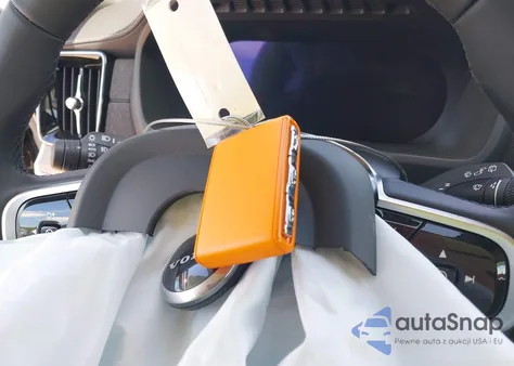 2025 Volvo Xc90 B6 Plus 6-Seater z USA, uszkodzony, nr VIN YV4062JB6S1373774